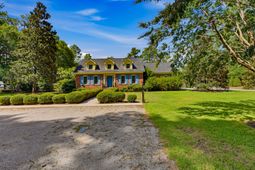 255 Longleaf Drive photo 4