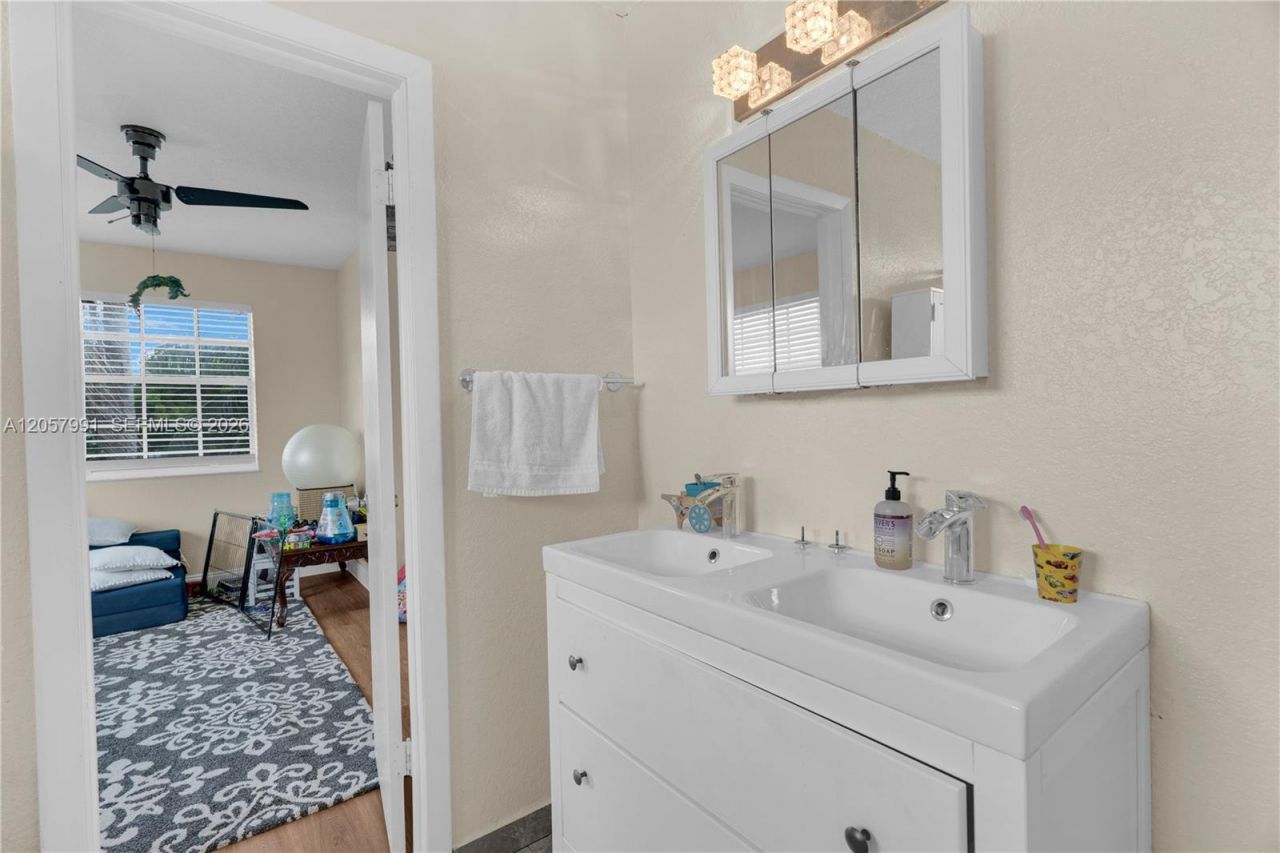 2204 SW 11th Ter, Miami, FL 33135 Photo