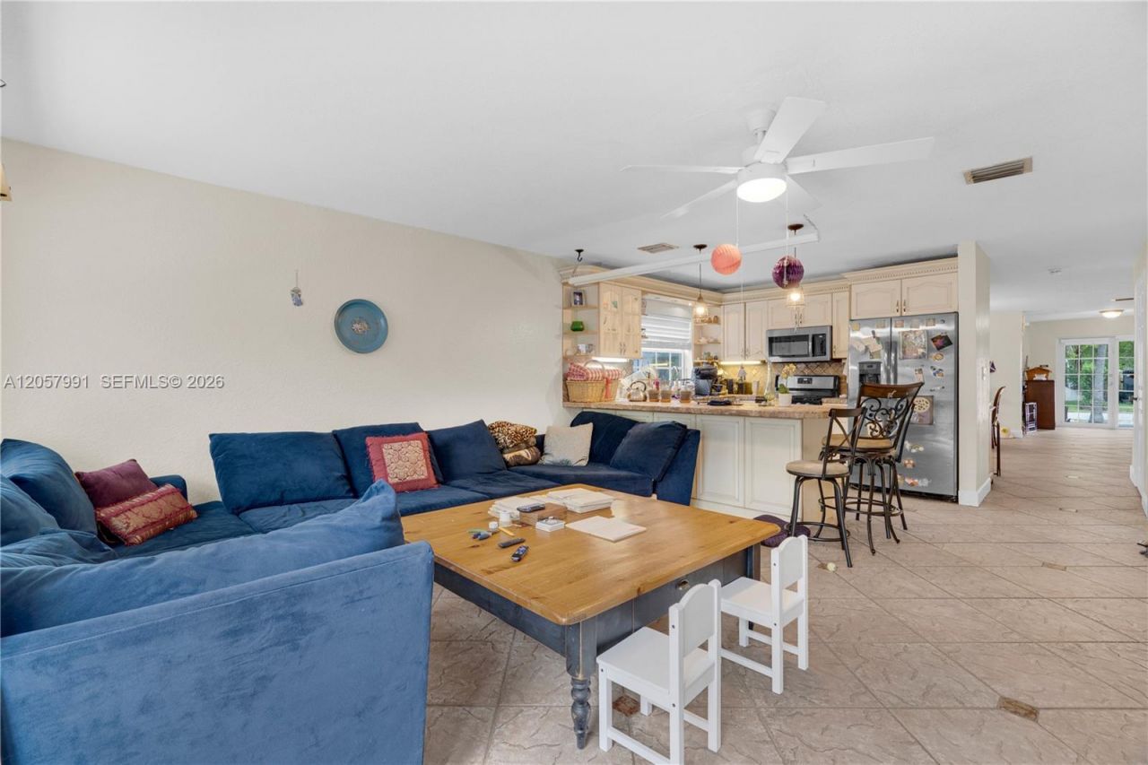 2204 SW 11th Ter, Miami, FL 33135 Photo