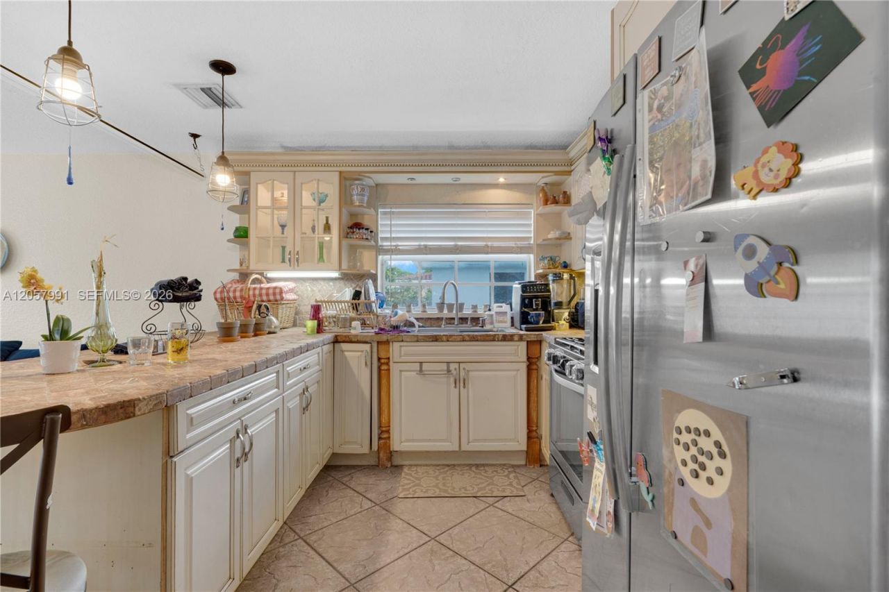 2204 SW 11th Ter, Miami, FL 33135 Photo