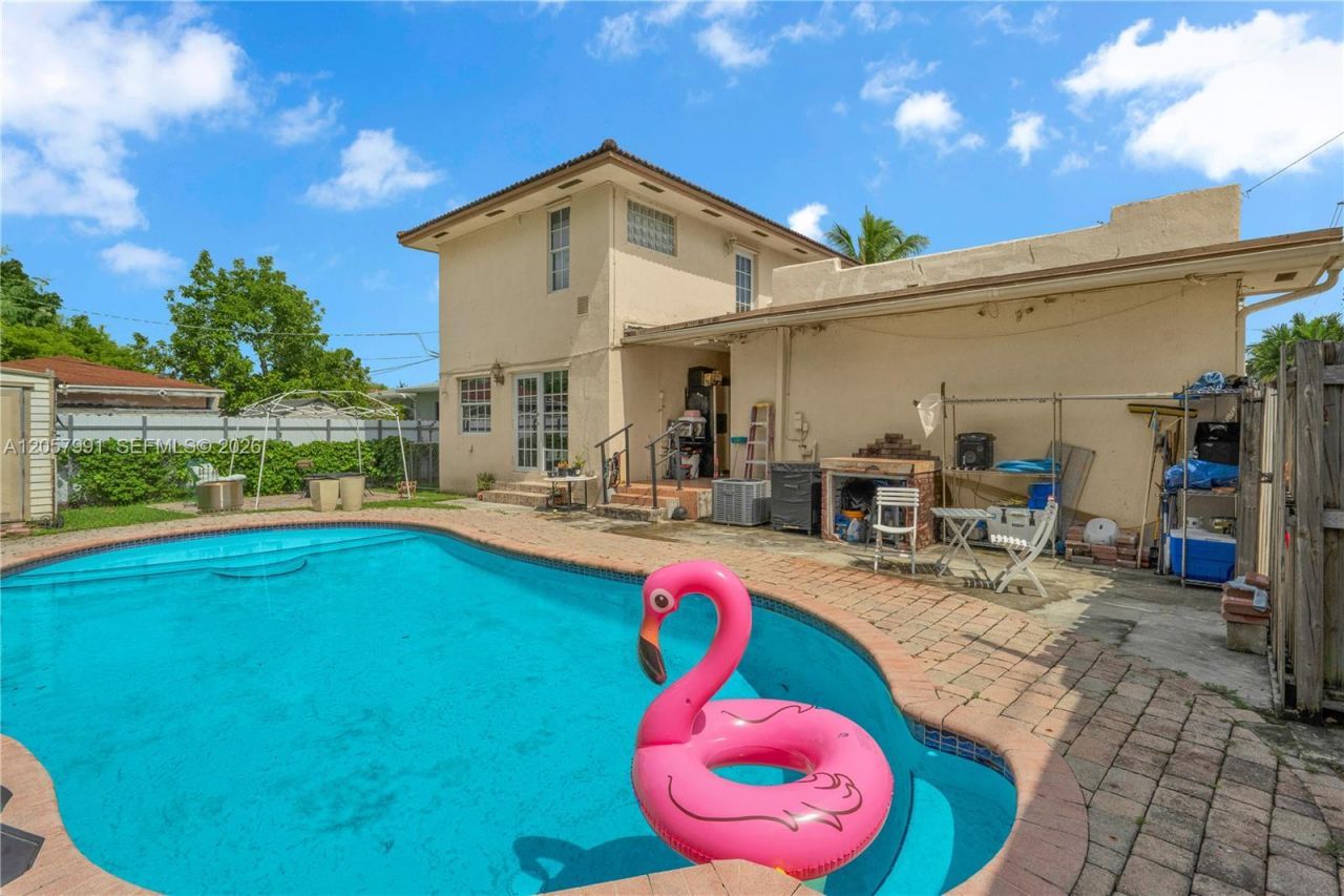 2204 SW 11th Ter, Miami, FL 33135 Photo