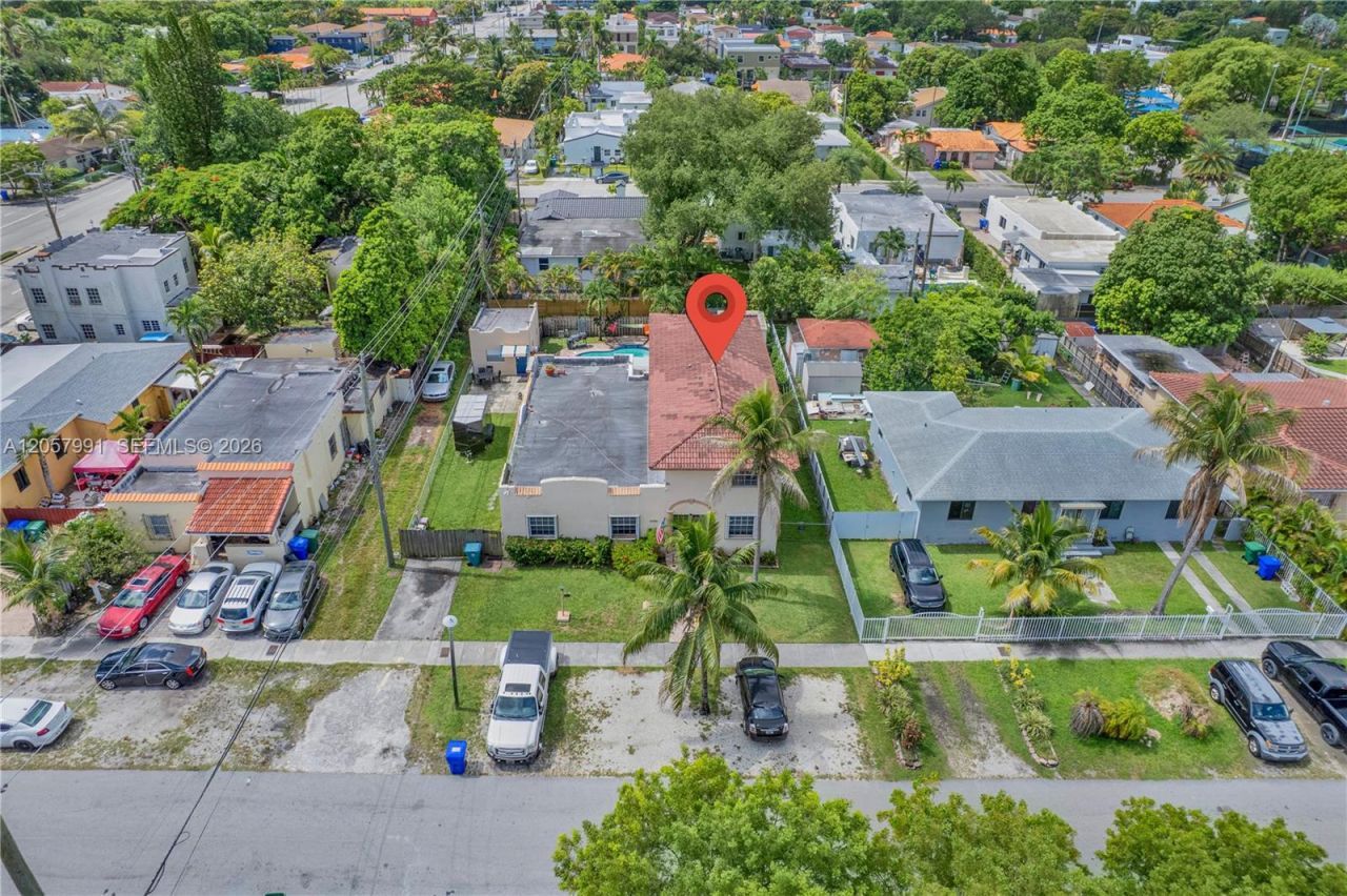 2204 SW 11th Ter, Miami, FL 33135 Photo