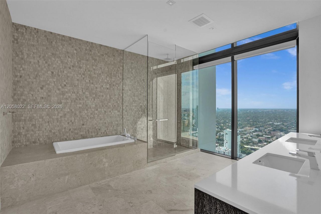 88 SW 7th St , Unit 4011, Miami, FL 33130 Photo