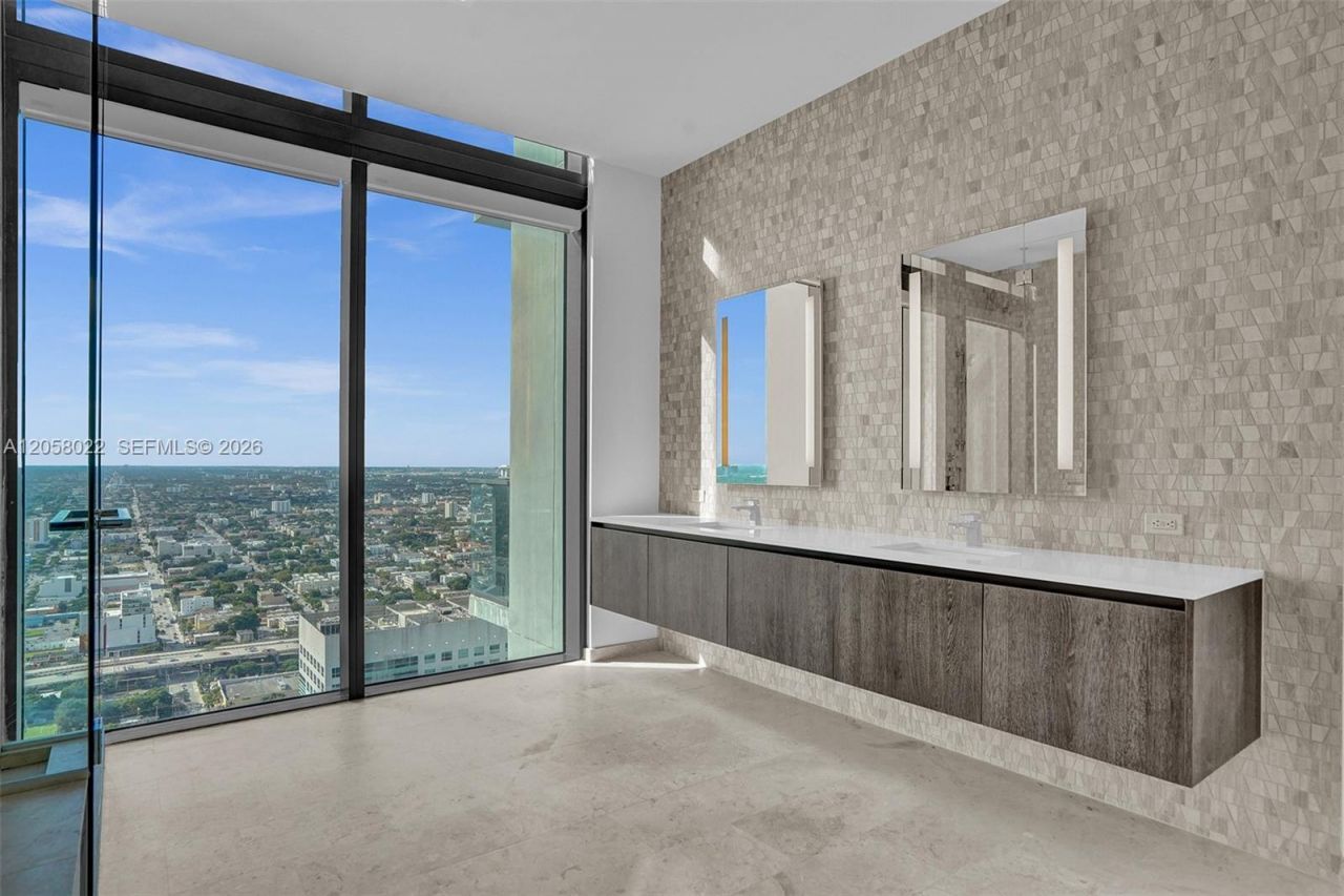 88 SW 7th St , Unit 4011, Miami, FL 33130 Photo
