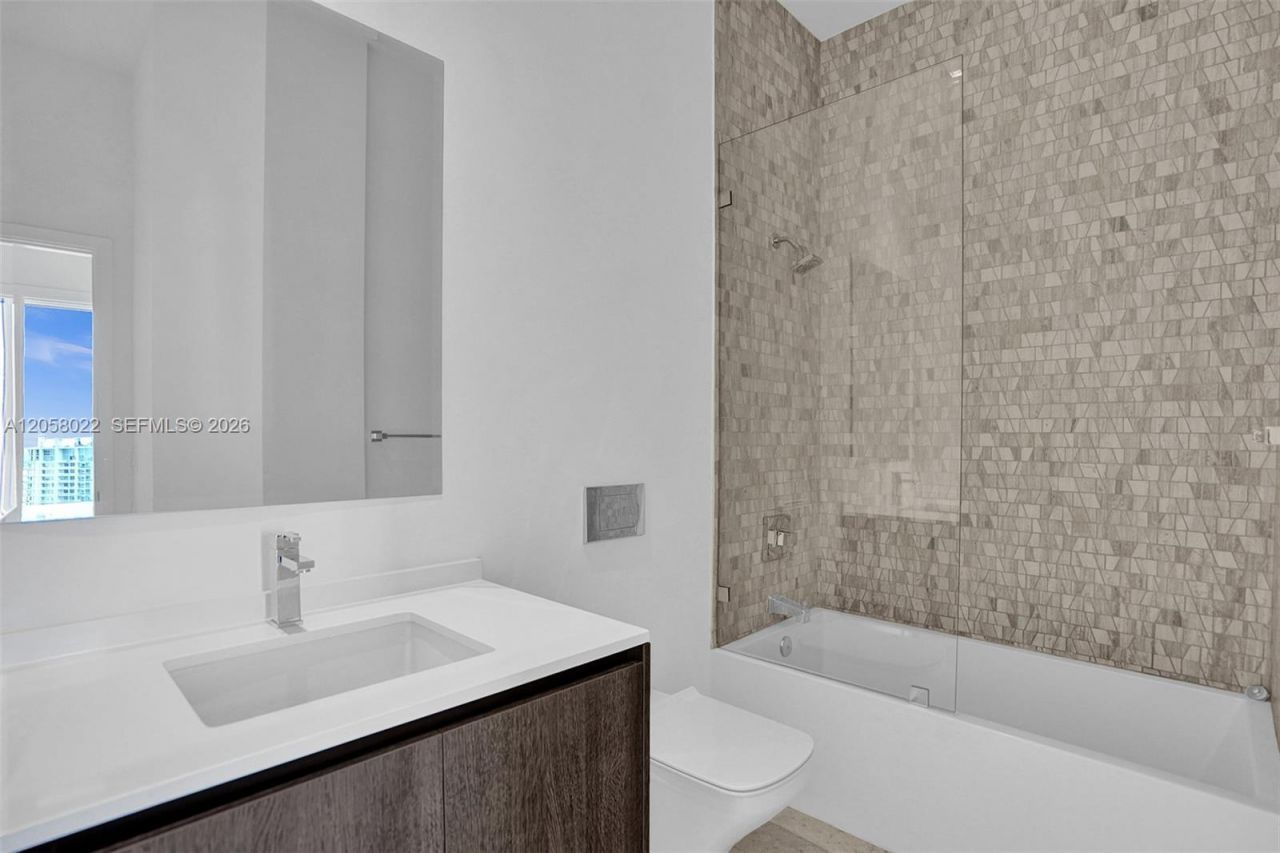 88 SW 7th St , Unit 4011, Miami, FL 33130 Photo