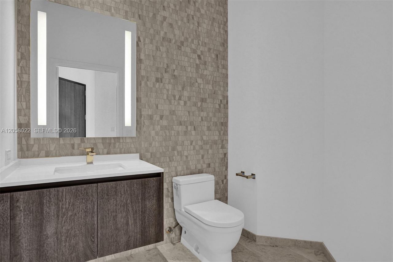 88 SW 7th St , Unit 4011, Miami, FL 33130 Photo