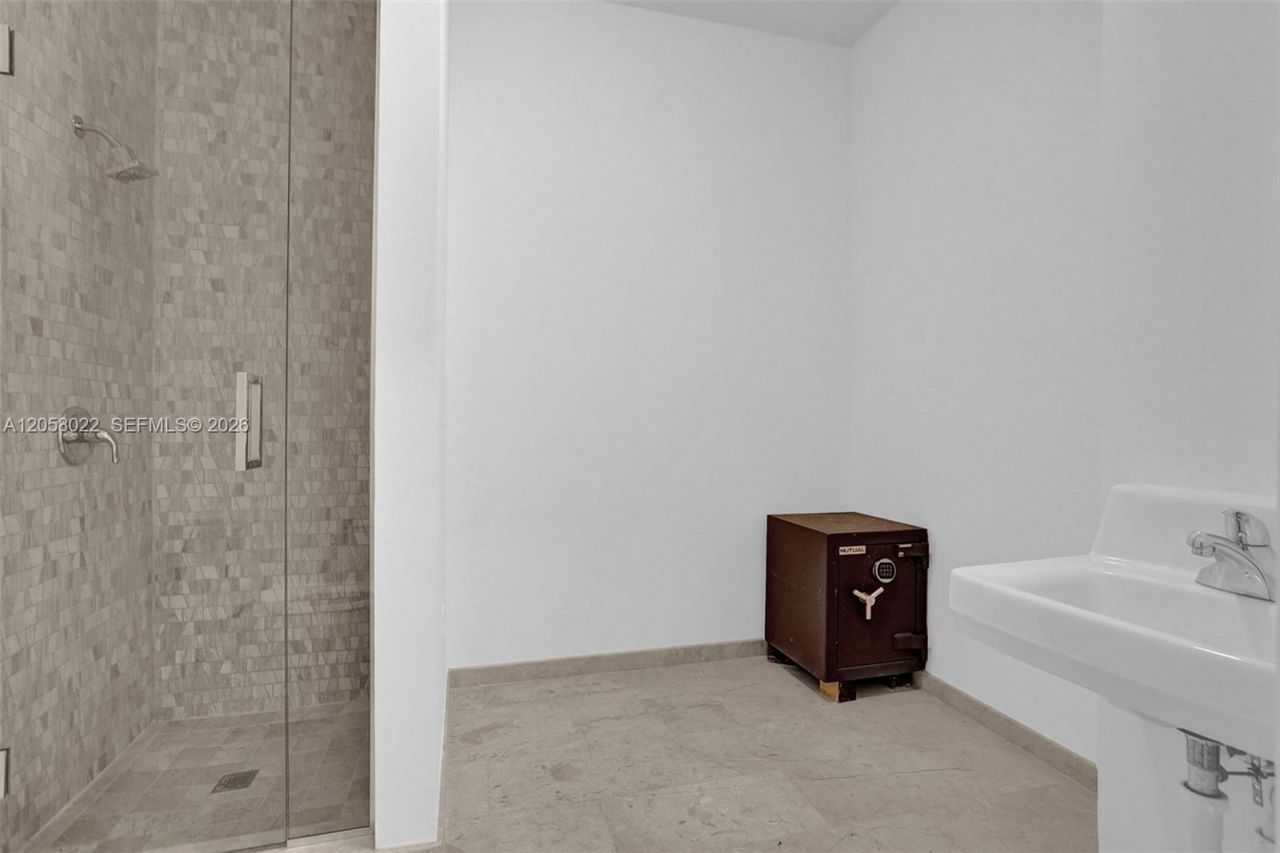 88 SW 7th St , Unit 4011, Miami, FL 33130 Photo