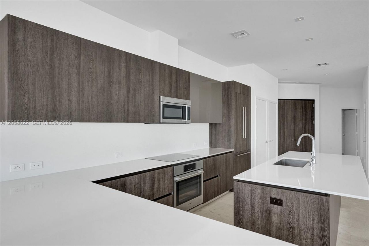 88 SW 7th St , Unit 4011, Miami, FL 33130 Photo