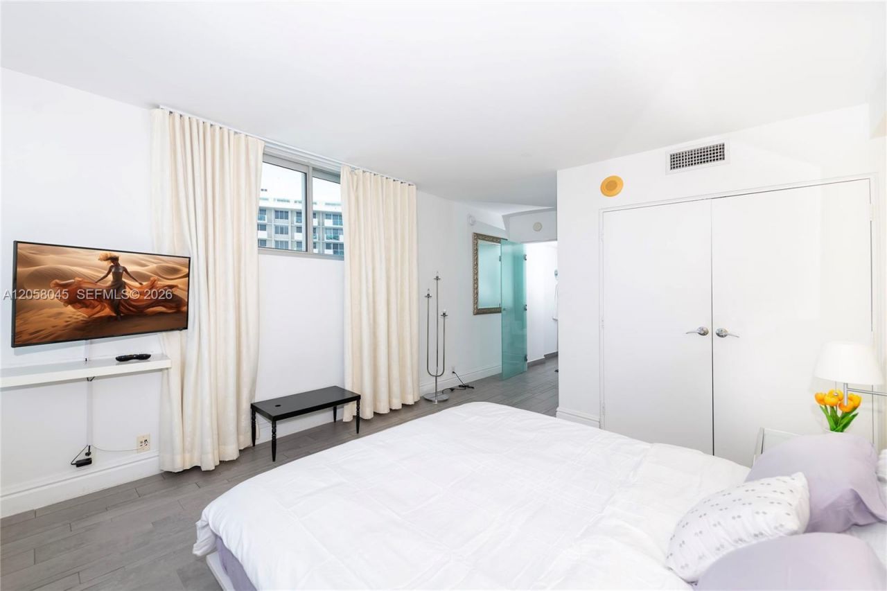 1100 West Ave , Unit 1016, Miami Beach, FL 33139 Photo