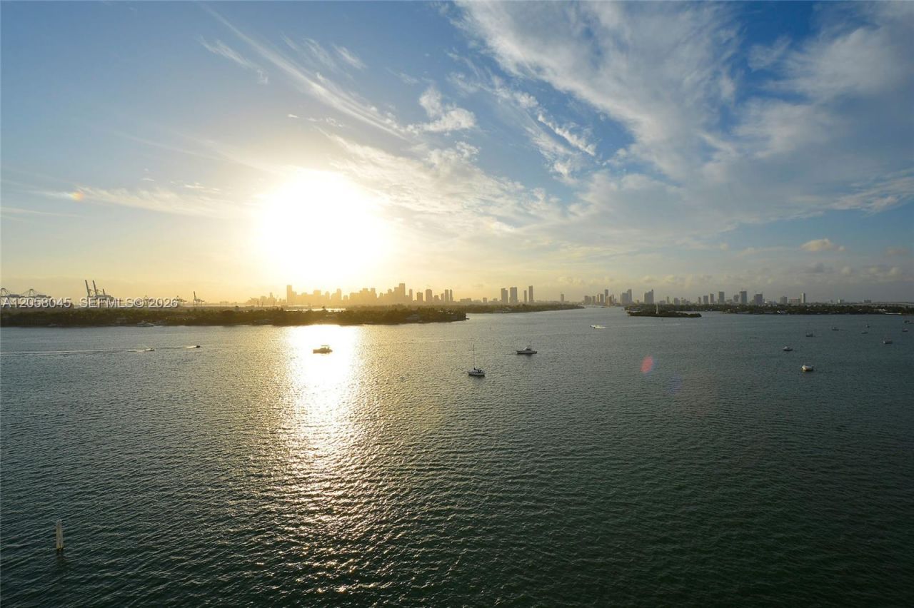 1100 West Ave , Unit 1016, Miami Beach, FL 33139 Photo