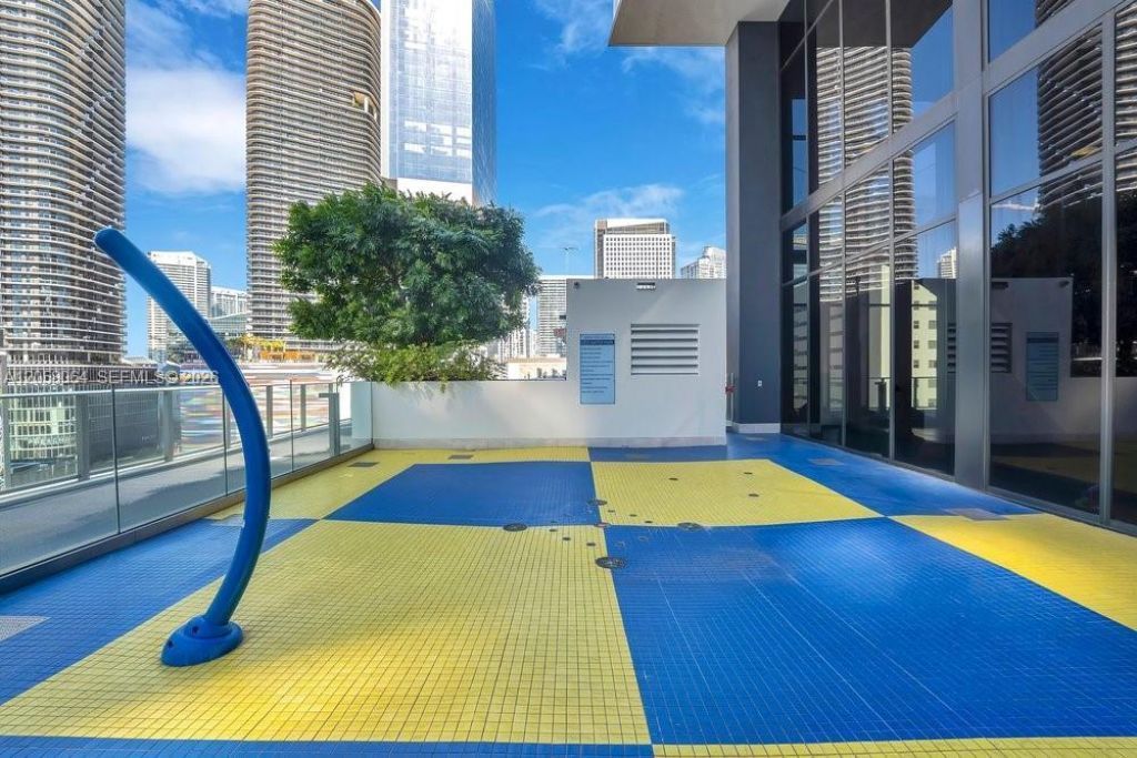 1010 Brickell Ave, Unit 1810, Miami, FL 33131 Photo