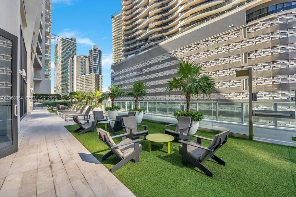 1010 Brickell Ave, Unit 1810, Miami, FL 33131 Photo