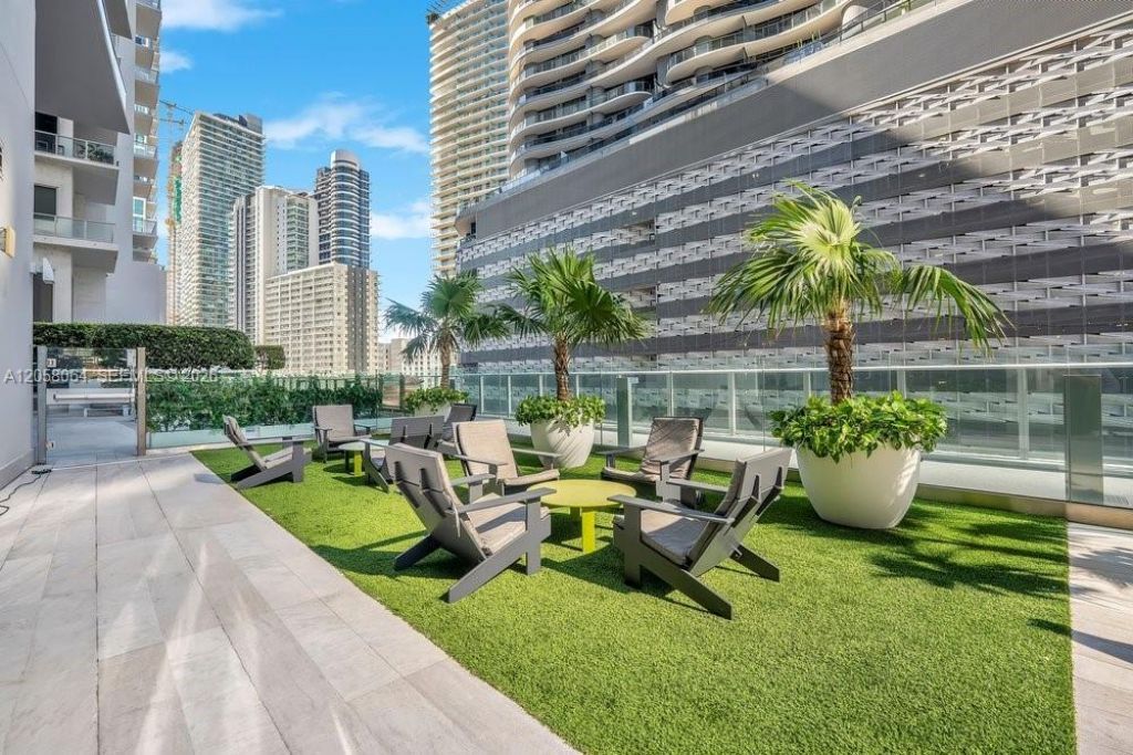 1010 Brickell Ave, Unit 1810, Miami, FL 33131 Photo