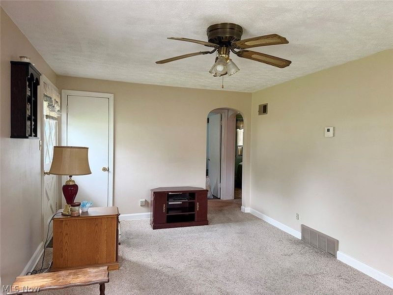 2358 Clark Avenue, Alliance, OH 44601 Photo 10