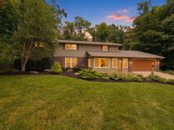 9904 Circlewood Drive, Fort Wayne, IN 46804
