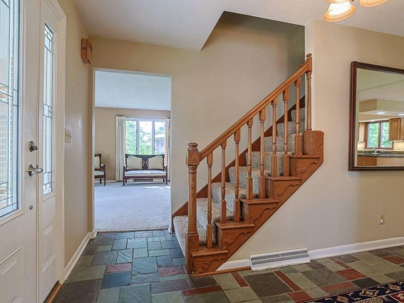 2727 Wellsford Lane, Springfield, OH 45503 Photo 5