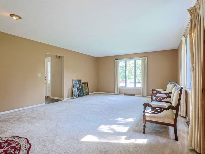 2727 Wellsford Lane, Springfield, OH 45503 Photo 9