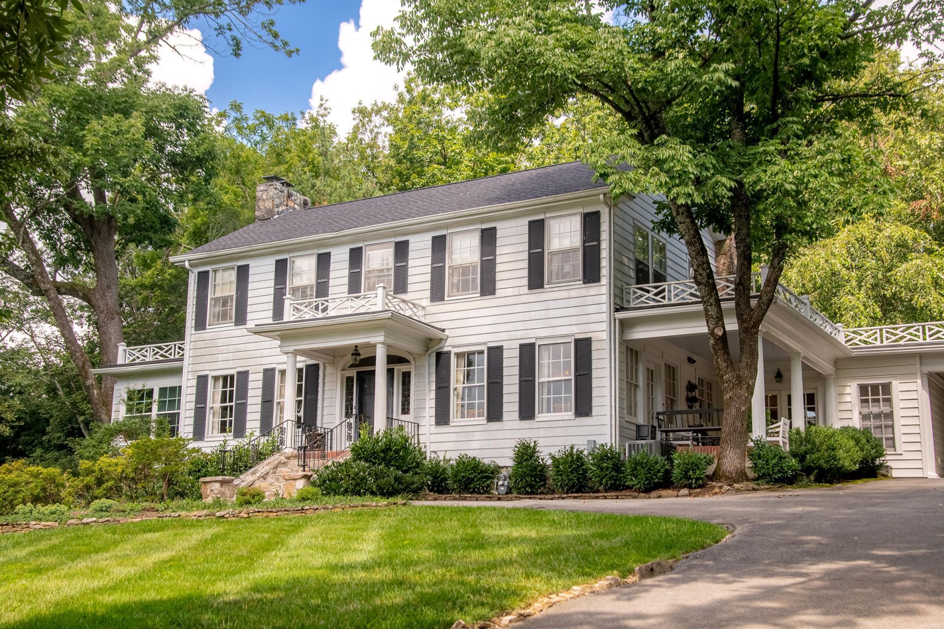410 N Bragg Avenue, Lookout Mountain, TN 37350 Main Photo