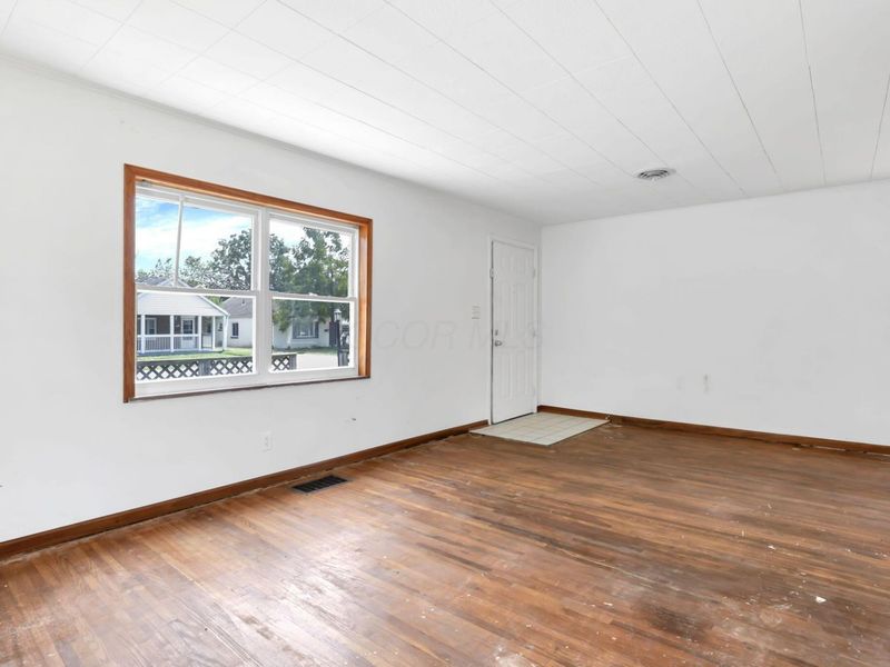 99 Florence Avenue , Columbus, OH 43228 Photo 6