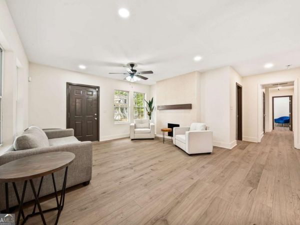 2949 Pearl Street, East Point, GA 30344