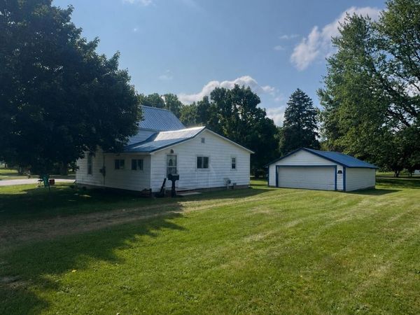 910 Arcada Street E, Ithaca, MI 48847