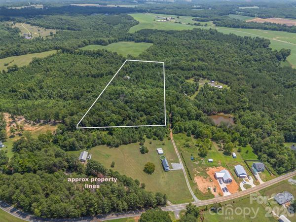 340 Right Prong Road , Ellenboro, NC 28040