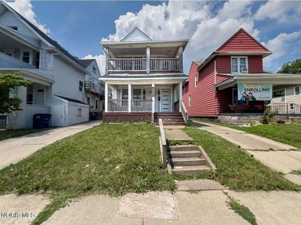 2450 Broadway Street , Toledo, OH 43609