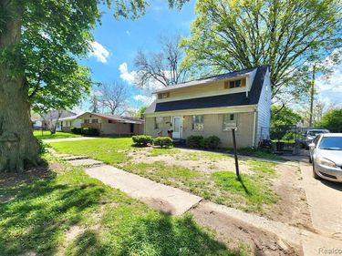 6813 Sally Court , Flint, MI 48505