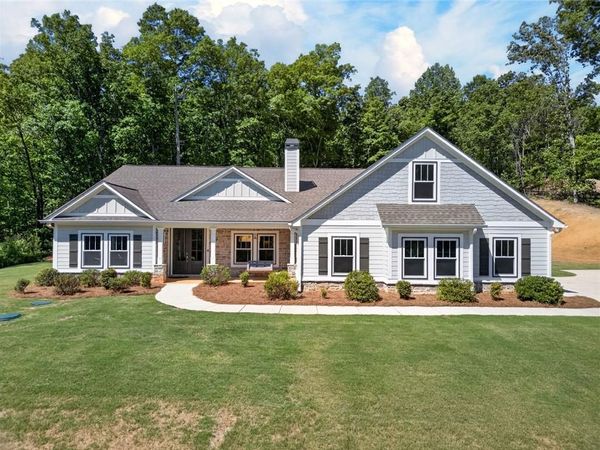 173 W Lake Boulevard , Carrollton, GA 30116
