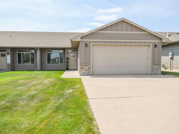 3513 E Bison Trl, Sioux Falls, SD 57108