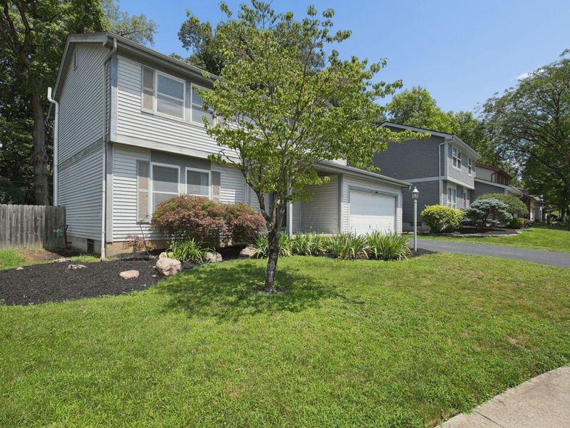 552 Indian Summer Drive, Columbus, OH 43214 Photo 4
