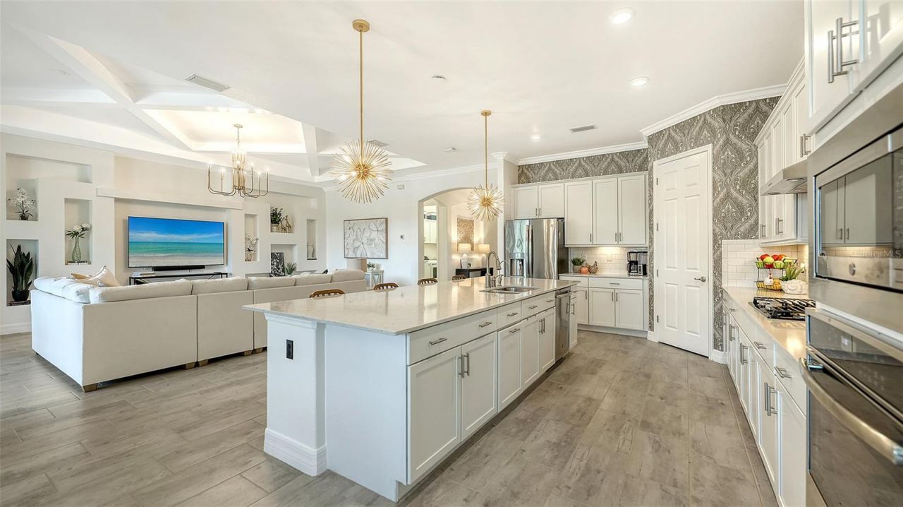 7005 Whittlebury Trail, Lakewood Ranch, FL 34202 Photo
