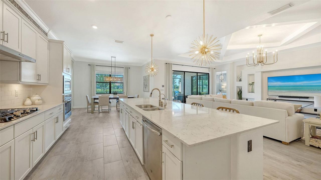 7005 Whittlebury Trail, Lakewood Ranch, FL 34202 Photo