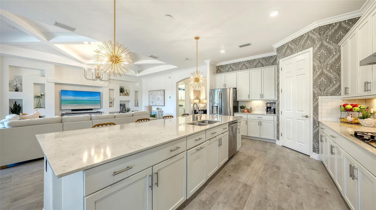 7005 Whittlebury Trail, Lakewood Ranch, FL 34202 Photo
