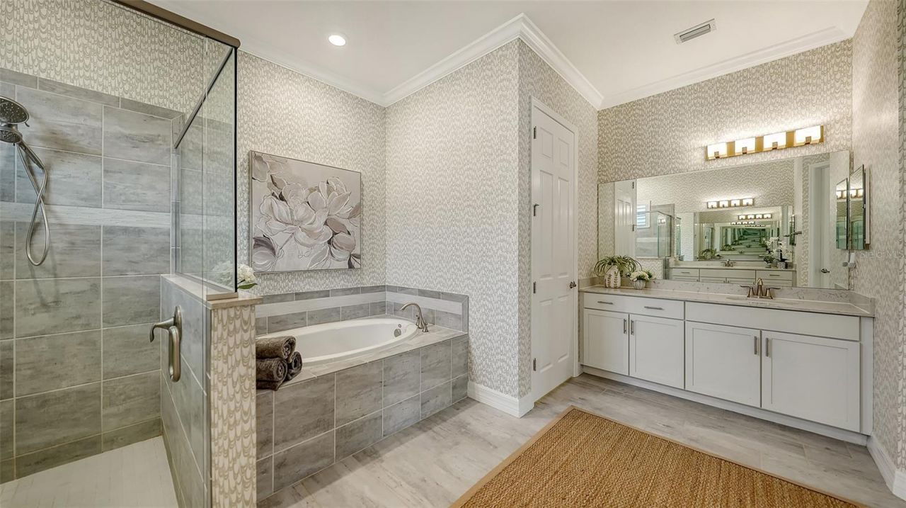 7005 Whittlebury Trail, Lakewood Ranch, FL 34202 Photo