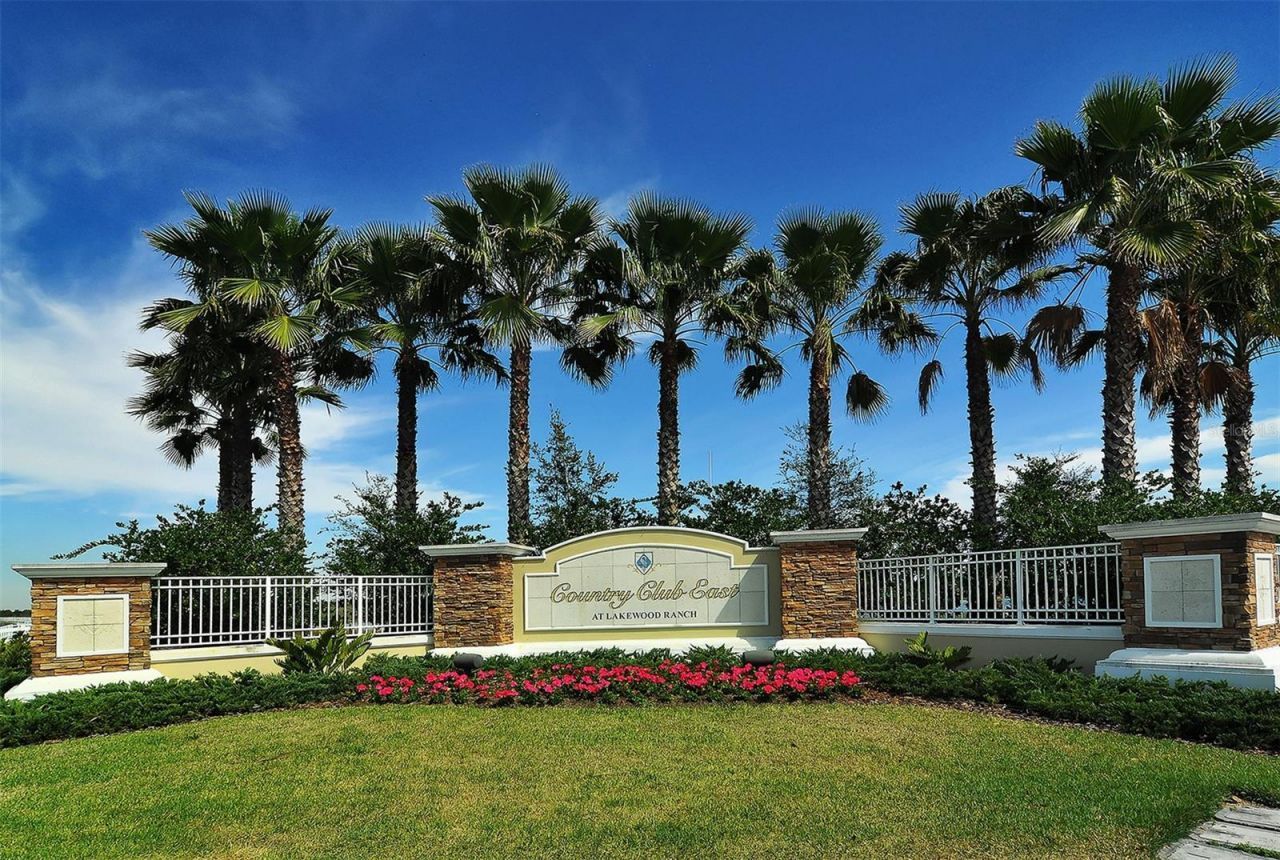 7005 Whittlebury Trail, Lakewood Ranch, FL 34202 Photo