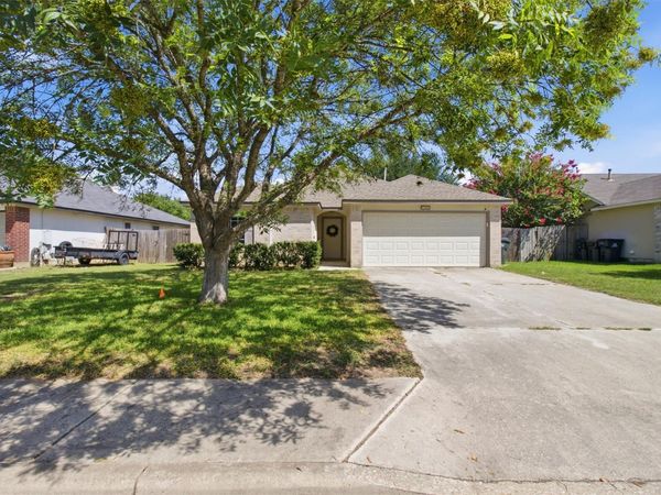 168 Beau LN, Kyle, TX 78640