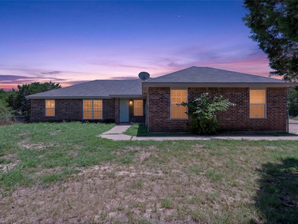 815 Rocky LN, Copperas Cove, TX 76522