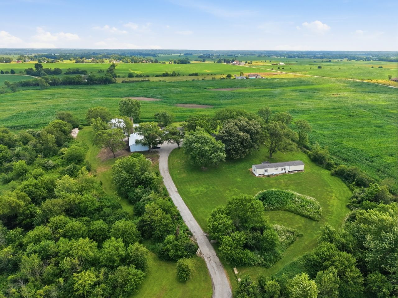 2737 E Indiana Avenue , Beecher, IL 60401