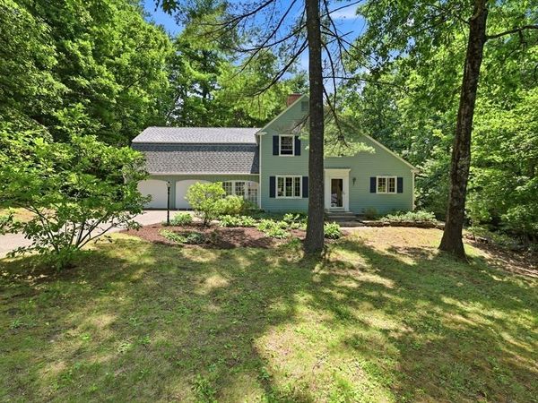 25 Echo Hill Rd, Amherst, MA 01002
