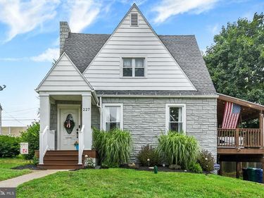 227 S MADISON STREET , HARRISBURG, PA 17109