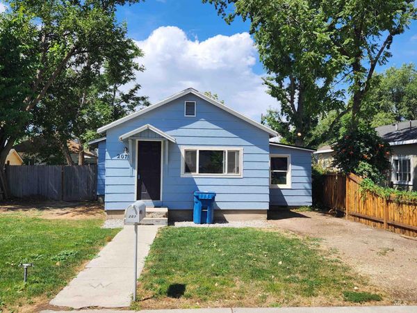 207 9th Ave N, Nampa, ID 83687