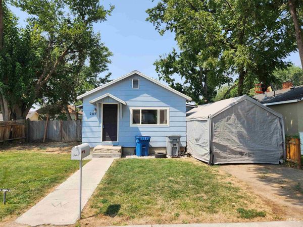 207 9th Ave N, Nampa, ID 83687