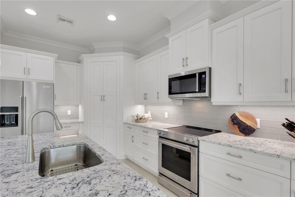 6505 Dominica Dr , Unit 201, Naples, FL 34113 Photo