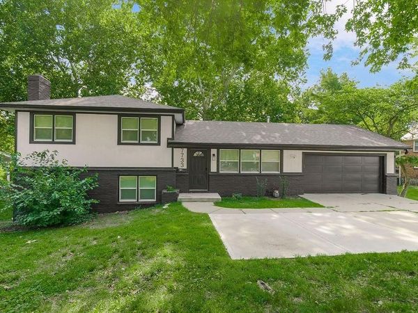 7733 Mission Road, Prairie Village, KS 66208