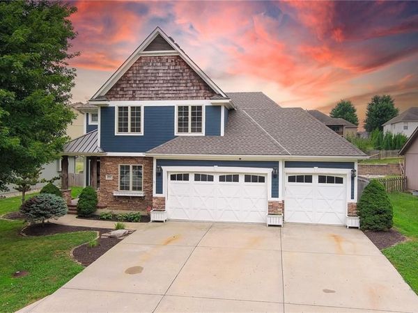 1007 Burr Oak Lane, Grain Valley, MO 64029