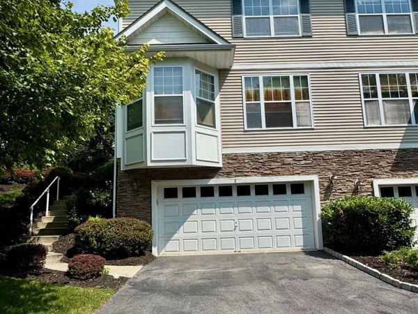 8 Green Court , Middletown, NY 10940