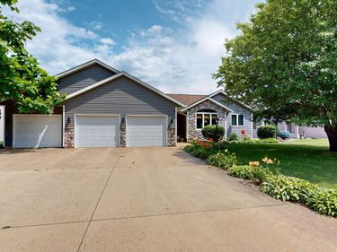 1906 Greenwood Drive, Albert Lea, MN 56007