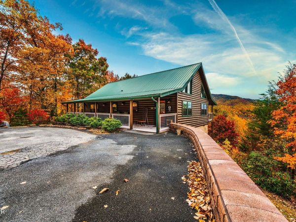 859 Pinnacle Vista Road, Gatlinburg, TN 37738