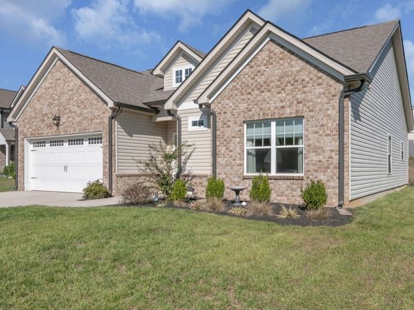 718 Monarchos Bnd , Burns, TN 37029